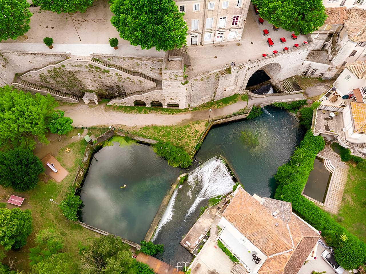 Le belvédère et la résurgence du Vidourle – Crédits : Géocaching